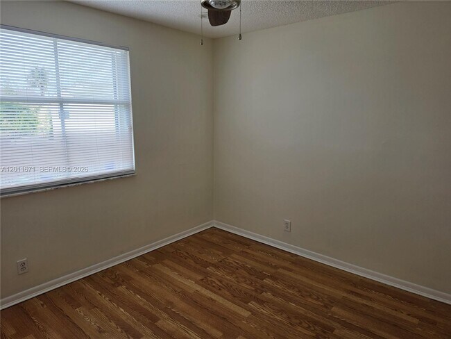 Building Photo - 6178 Buena Vista Dr