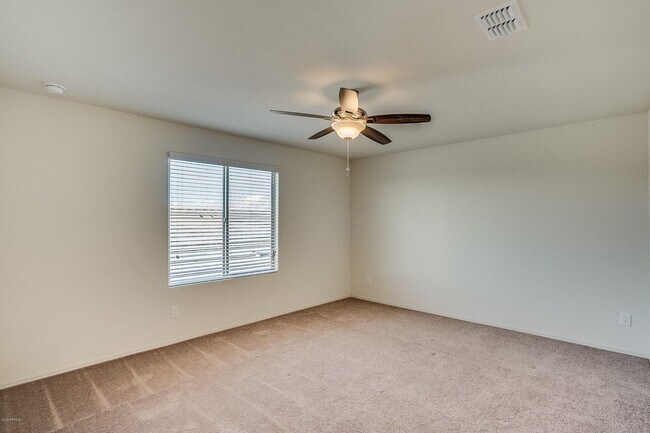 Building Photo - Charming 4-bed, 3.5 bath home with full SOLAR at Trailside community on Happy Valley in North Peoria