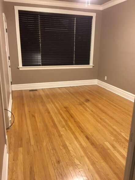 Building Photo - 4622 S Troy St