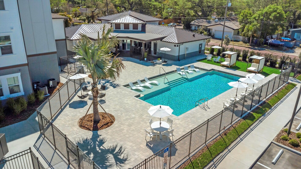 Primary Photo - Everest Largo Apartments