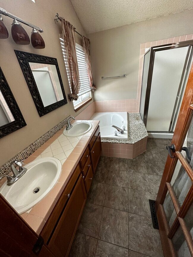 Building Photo - Valley at Rainbow Ridge - Arvada - Available Early July!