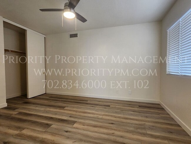 Building Photo - GREAT 3 BEDROOM SINGLE STORY IN THE SOUTHW...