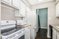 Building Photo - 5001 Lamonte Ln