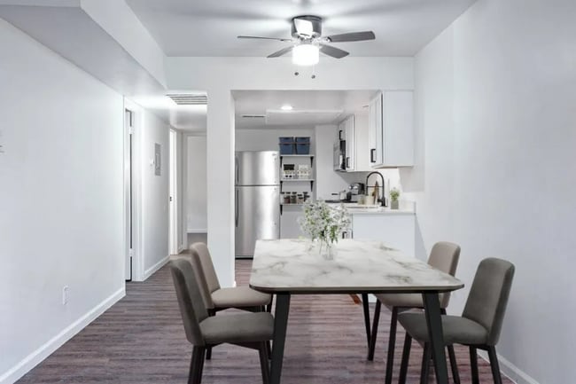 Building Photo - 501 Fuller St