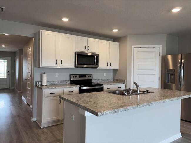 Building Photo - 6359 Bellavia Ln