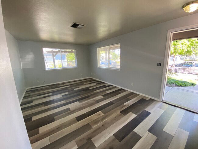 Living Room - 1107 Niantic St