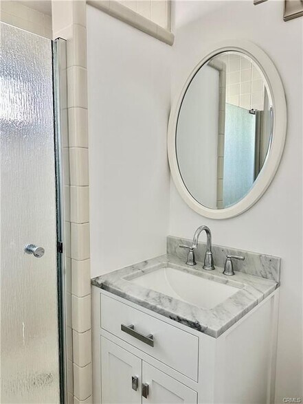 Building Photo - 28 20th Ct