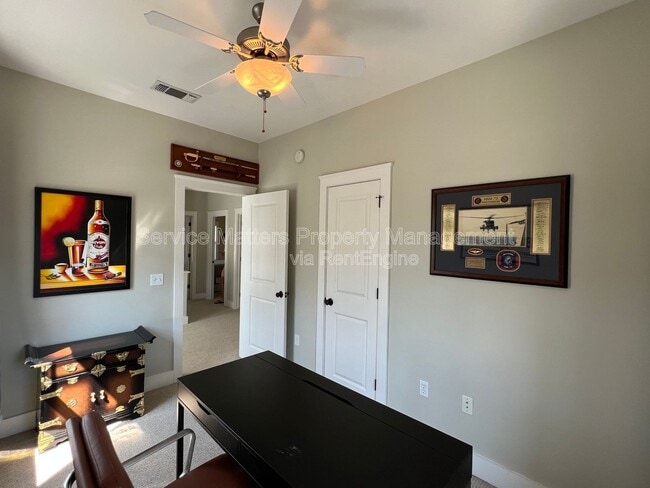 Building Photo - 1417 E Maxwell St