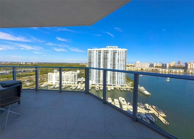 Building Photo - 17111 Biscayne Blvd