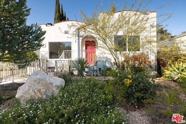 Building Photo - 3307 Madera Ave