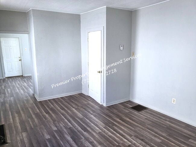 Building Photo - 509 Blaine St