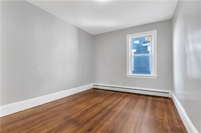 Building Photo - 352 Orms St