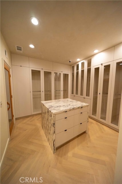 Building Photo - 17437 Oak Creek Ct