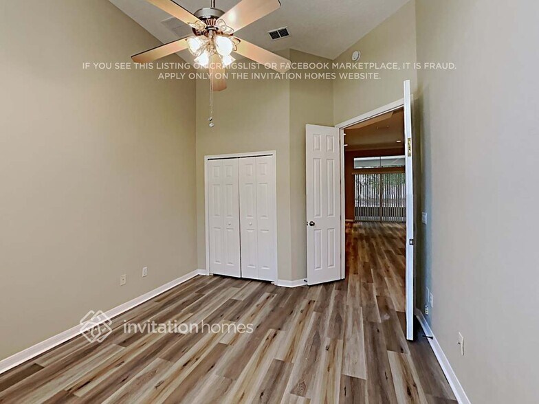 Building Photo - 13407 Paloma Dr