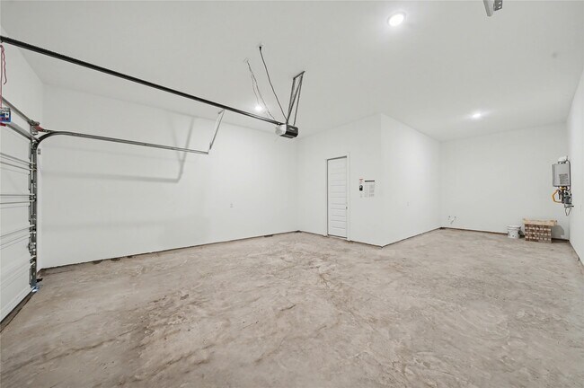 Building Photo - 5623 Logan Ridge Ln