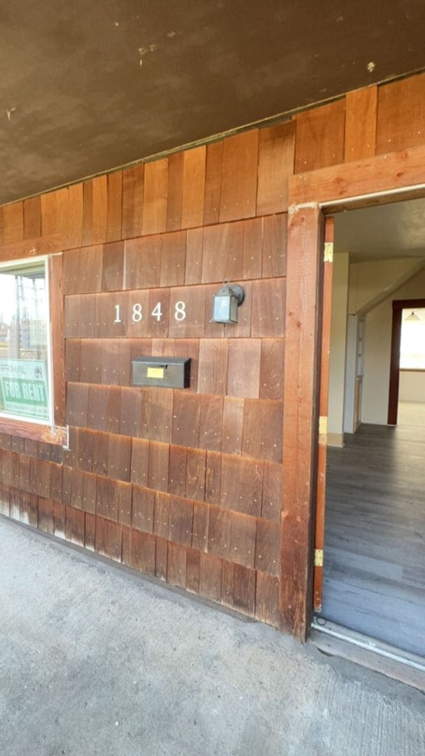 Building Photo - Charming 3-Bedroom Home with Backyard & Patio