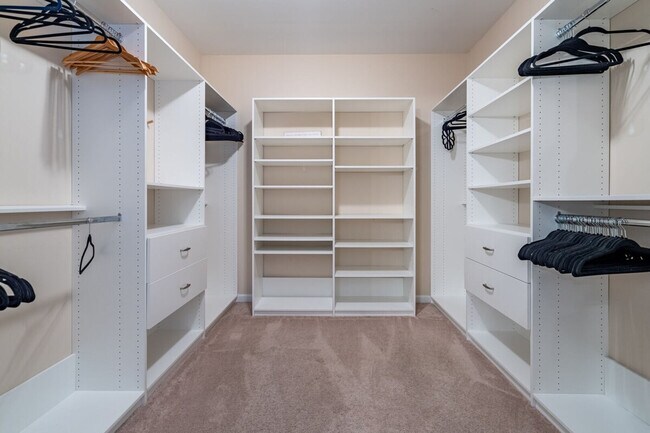 Building Photo - 350 Park Creek Ridge