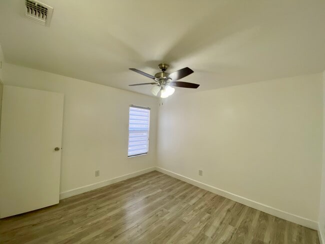 Building Photo - 1400 Gandy Blvd N