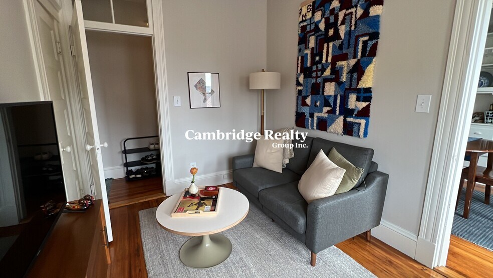 Building Photo - 96 Columbia St