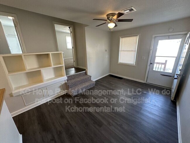 Building Photo - 1114 E Myrtle St