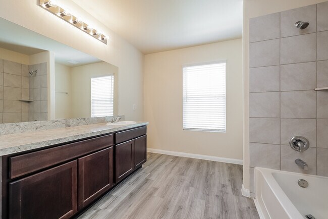 Building Photo - 4107 Silver Ranch Rd