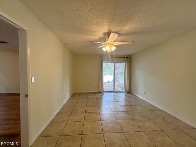Building Photo - 4305 Island Cir