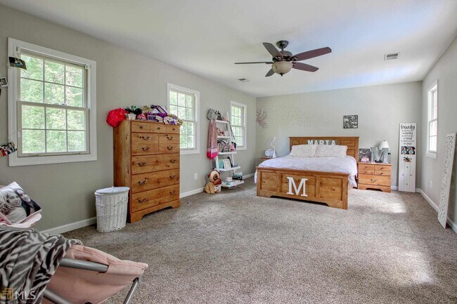 Building Photo - 208 Wysteria Ct