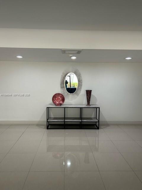 Building Photo - 303 Racquet Club Rd