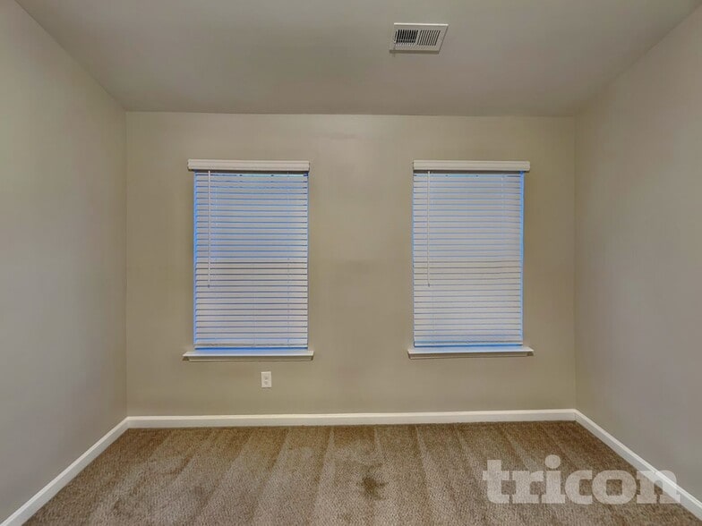 Building Photo - 2688 Mcintosh St