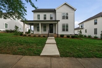 Building Photo - 633 Village Way