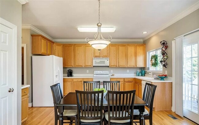 Kitchen - 1217 Twelve Oaks Ln