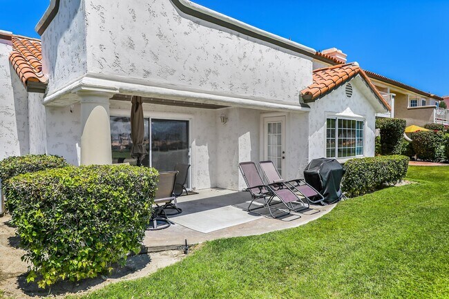 Building Photo - 699 Vista Lago Cir N