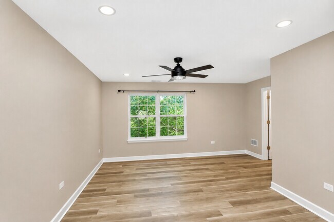 Building Photo - 651 Lancaster Cir