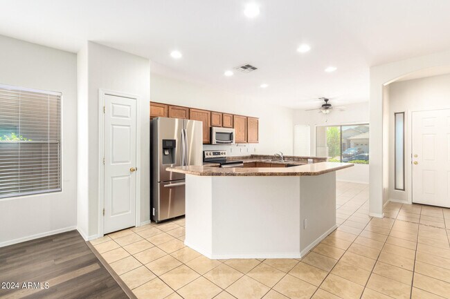 Building Photo - 14634 W Ventura St