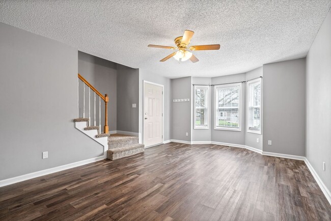 Building Photo - 3 Bedroom 2 Bath Pet Friendly Home For Ren...