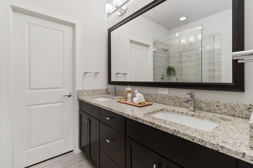 Building Photo - 2104 N Saint Marys St