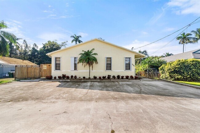 Building Photo - 6560 SW 49th St