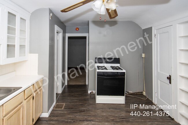 Building Photo - Cozy 2 Bedroom, 1 Bathroom Apartment in Ga...