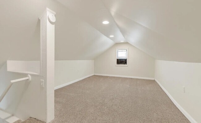 Building Photo - 3 BR/1BA | Newly Renovated Single Family Home | Great backyard| In Blue Springs!