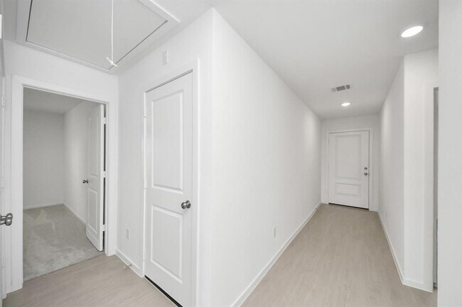Building Photo - 25657 Rose Creek Dr