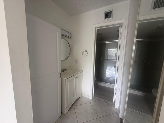 Building Photo - 3050 NW 42nd Ave