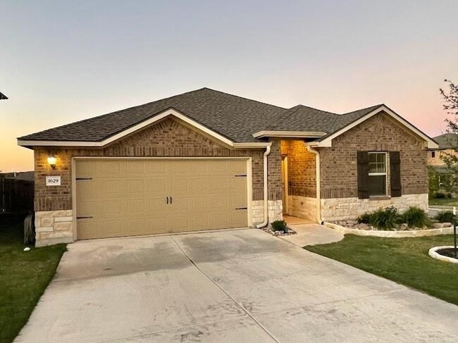 Building Photo - 1629 Dubiel Dr