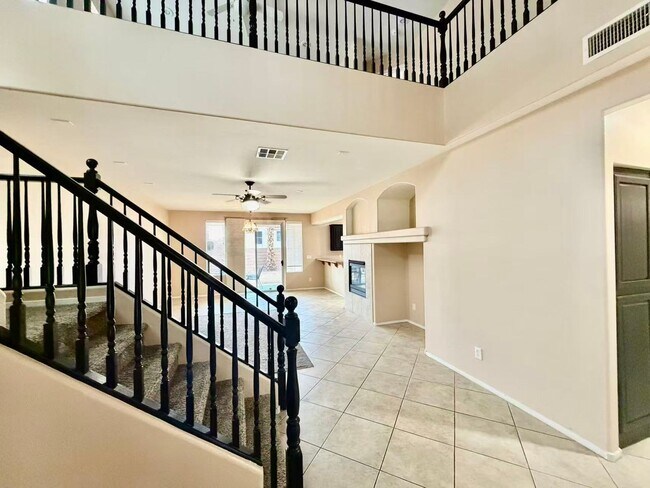Building Photo - 6068 Laughing Creek St