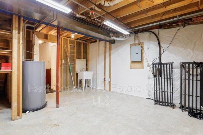 Building Photo - 77 Grassy Meadow Rd