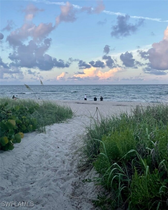 Building Photo - 975 9th Ave S