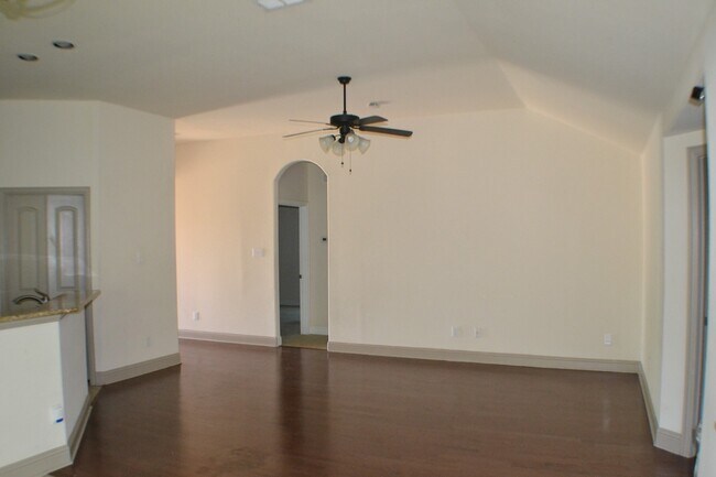 Building Photo - 4036 Eric Dr