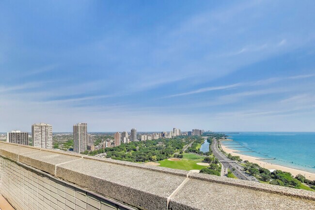 Building Photo - 1550 N Lake Shore Dr