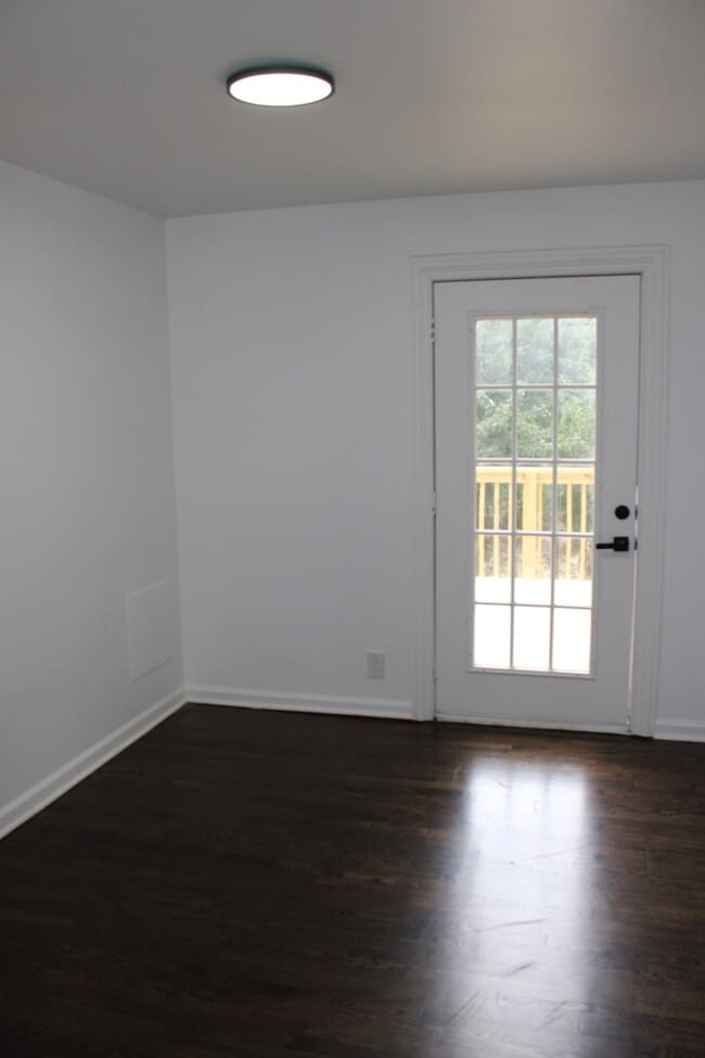 Building Photo - Newly rehabbed 3 bed - 2 full bath in Glad...