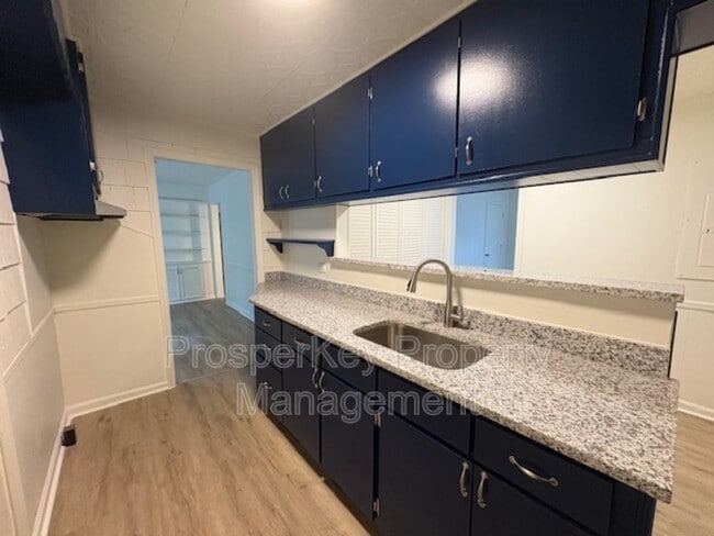 Building Photo - 5244 Winburn Ave
