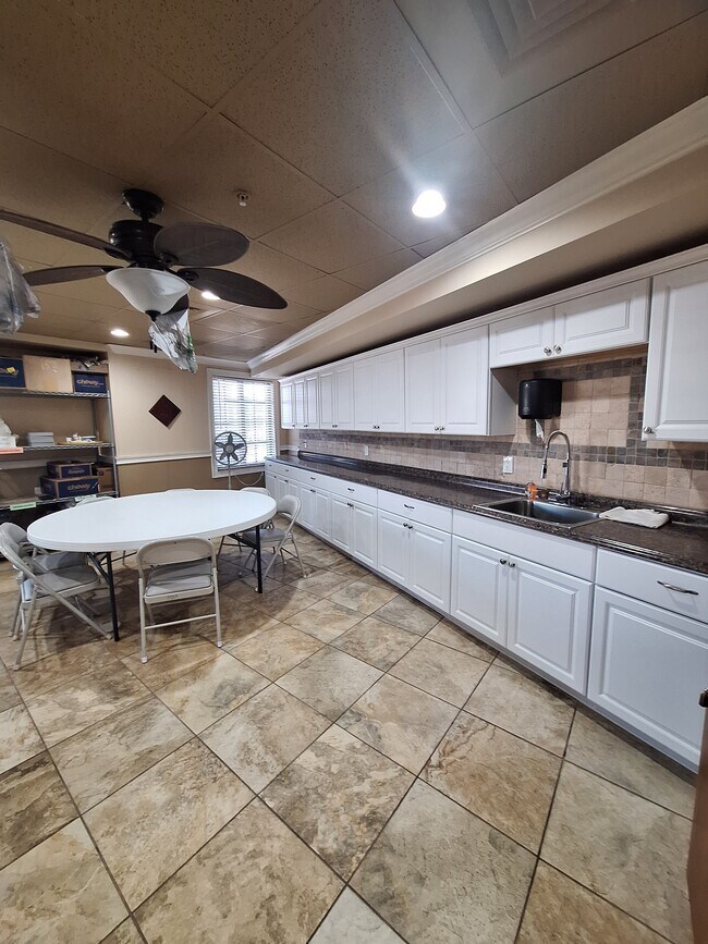 Building Photo - 29201 S Jones Loop Rd